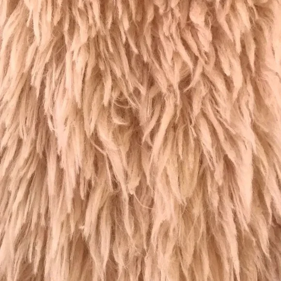 Faux fur white vest with hood in size M by Kanvas - Picture 4 of 7